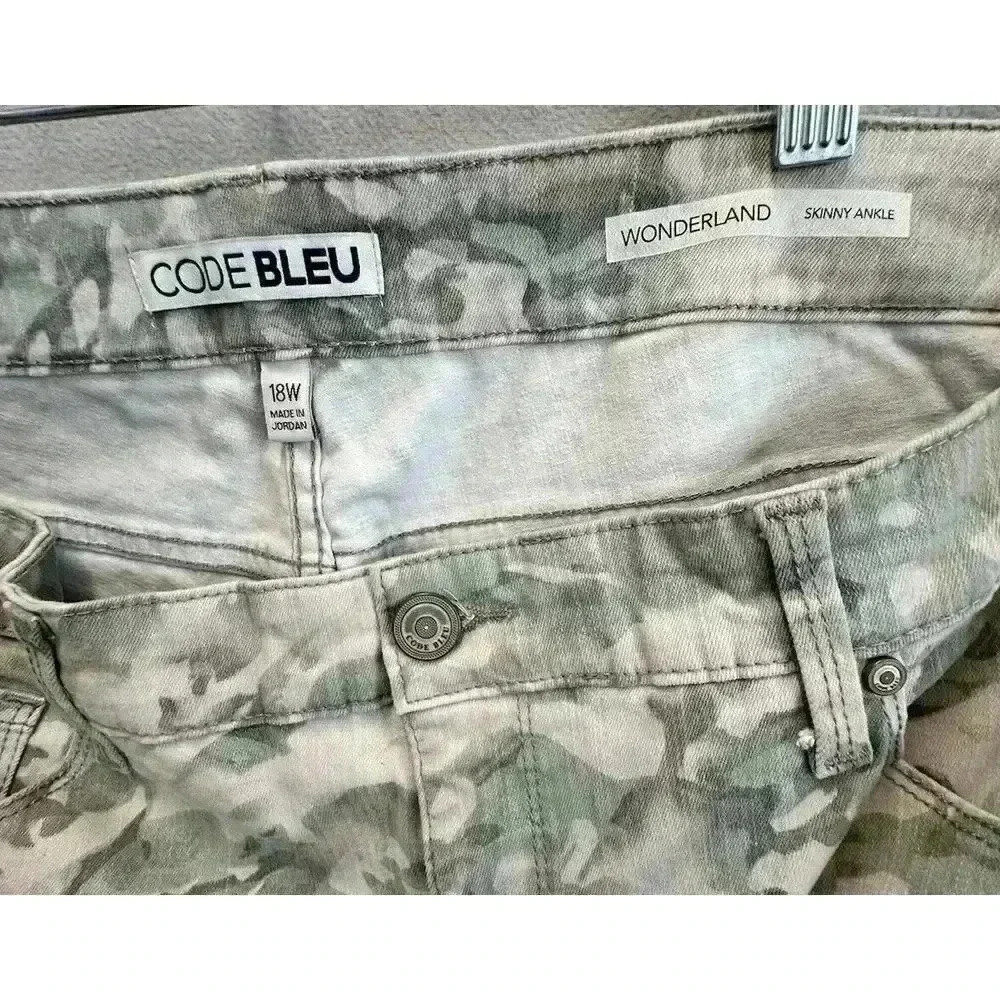 Code Bleu Jeans Women's Sz 18W Wonderland Skinny Ankle Crop Green Camo Denim - Picture 6 of 8